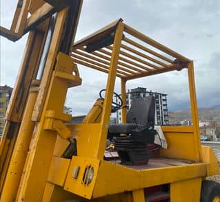 HYSTER FORKLIFT 10 TON