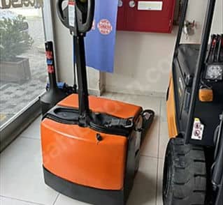 CAT 1.8 ton Battery Powered Pallet Truck has been converted to Curtis and is for life