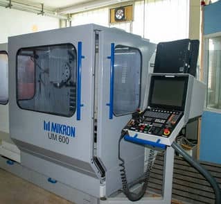Mikron UM 600 vertical milling machining center