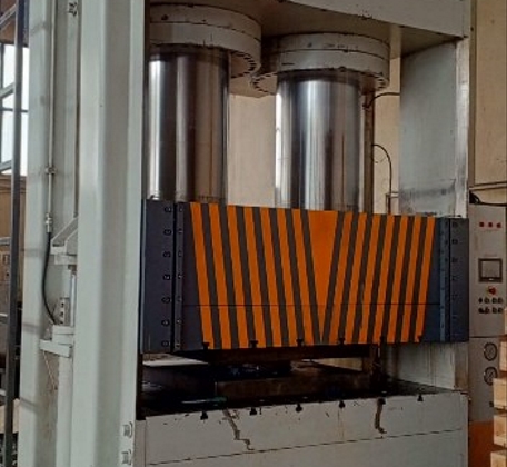 1200 Ton Plastering Press Hidrocan Brand 2014 Model