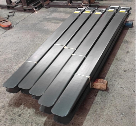 8MM THICKNESS, 2.1M LENGTH FORK COVER FOR 3 TON FORKLIFT
