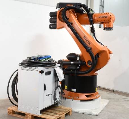 Heavy-duty industrial robot with KRC4 control